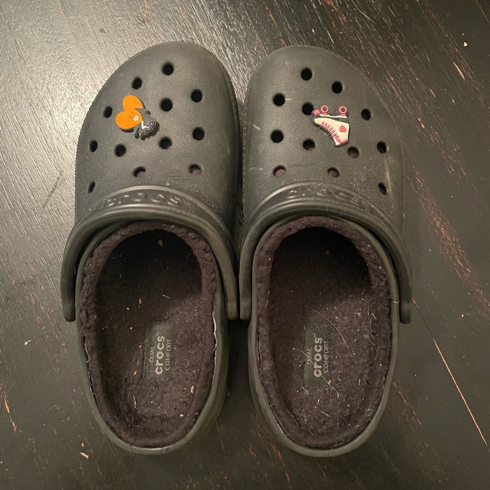 Black Crocs Size 7 in Woman’s Shoes